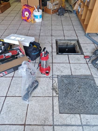 Trabalho de canalizacao e desentupimento realizado pela So Esgotos, foto 14