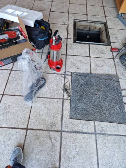 Trabalho de canalizacao e desentupimento realizado pela So Esgotos, foto 15