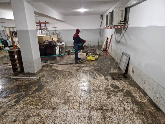 Trabalho de canalizacao e desentupimento realizado pela So Esgotos, foto 16