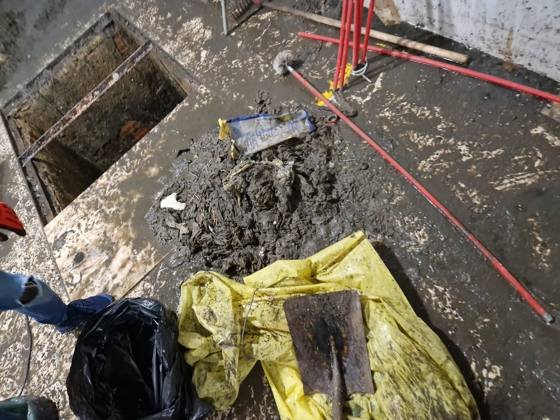 Trabalho de canalizacao e desentupimento realizado pela So Esgotos, foto 18