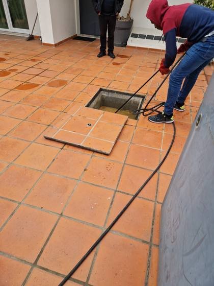 Trabalho de canalizacao e desentupimento realizado pela So Esgotos, foto 22
