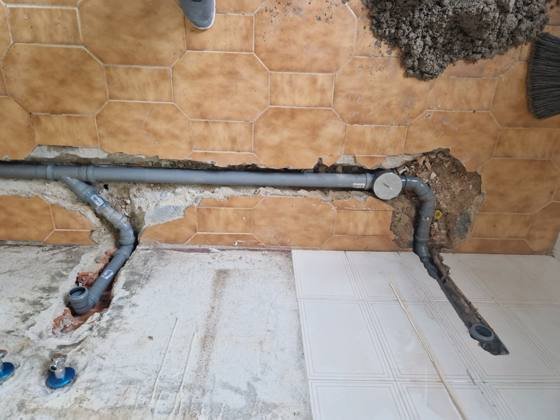 Trabalho de canalizacao e desentupimento realizado pela So Esgotos, foto 25