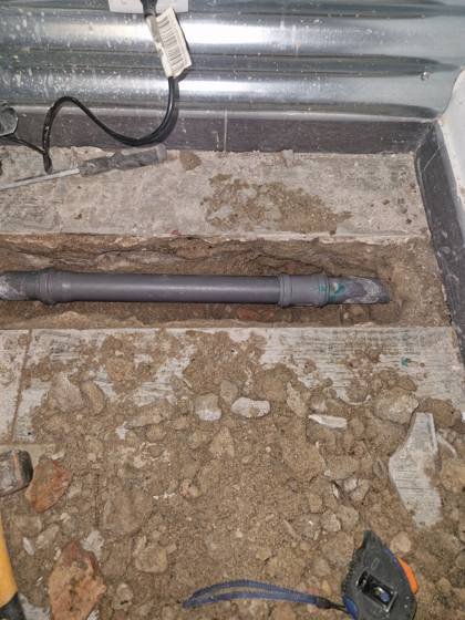 Trabalho de canalizacao e desentupimento realizado pela So Esgotos, foto 40