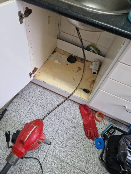 Trabalho de canalizacao e desentupimento realizado pela So Esgotos, foto 50
