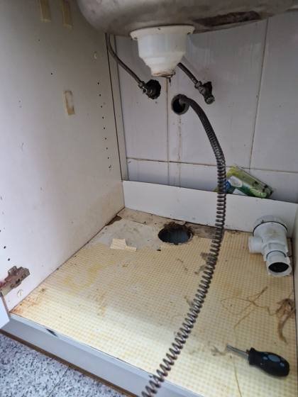 Trabalho de canalizacao e desentupimento realizado pela So Esgotos, foto 51