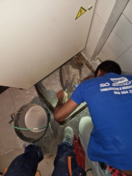 Trabalho de canalizacao e desentupimento realizado pela So Esgotos, foto 58