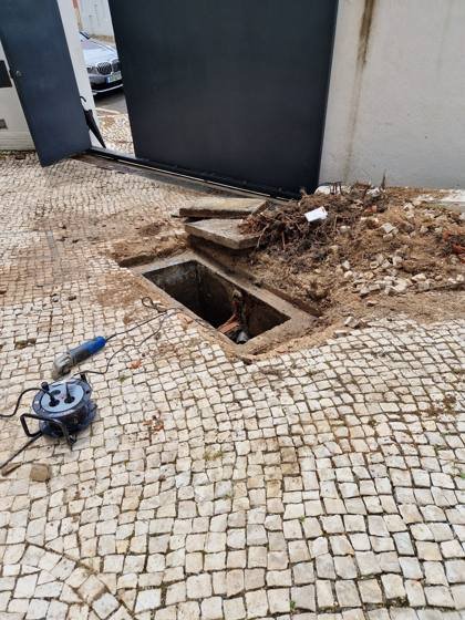 Trabalho de canalizacao e desentupimento realizado pela So Esgotos, foto 64