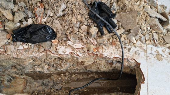 Trabalho de canalizacao e desentupimento realizado pela So Esgotos, foto 98