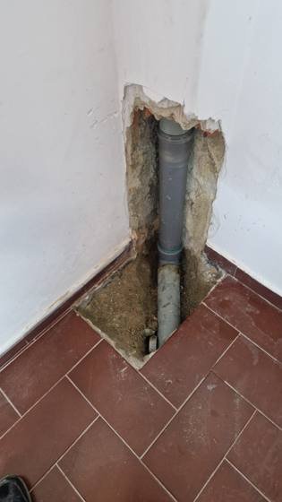 Trabalho de canalizacao e desentupimento realizado pela So Esgotos, foto 123