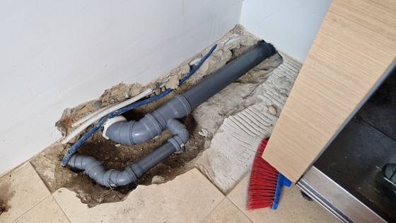 Trabalho de canalizacao e desentupimento realizado pela So Esgotos, foto 129