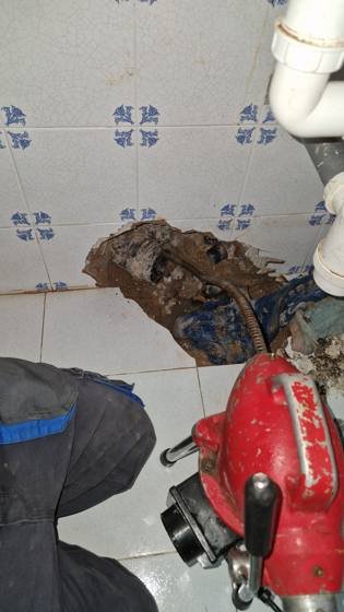 Trabalho de canalizacao e desentupimento realizado pela So Esgotos, foto 130