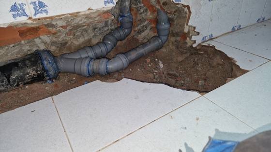 Trabalho de canalizacao e desentupimento realizado pela So Esgotos, foto 133