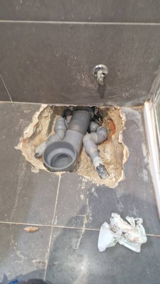 Trabalho de canalizacao e desentupimento realizado pela So Esgotos, foto 139