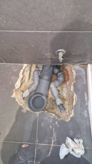 Trabalho de canalizacao e desentupimento realizado pela So Esgotos, foto 140